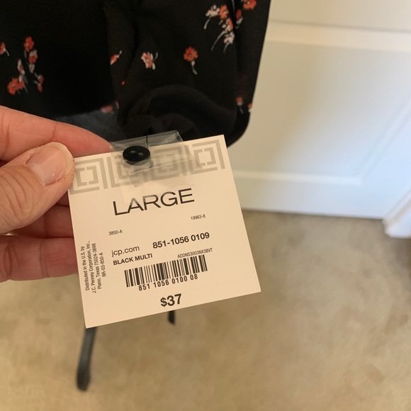 Black Floral Top - Picture 5 of 10